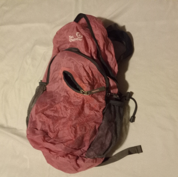 NEW Pink Outlander Ultra Lightweight Packable Water Resistant backpack - Picture 13 of 14